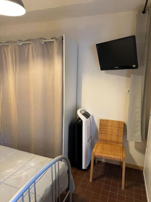 Appartement De Plain-Pied Avec Jardin Avignon Exterior photo