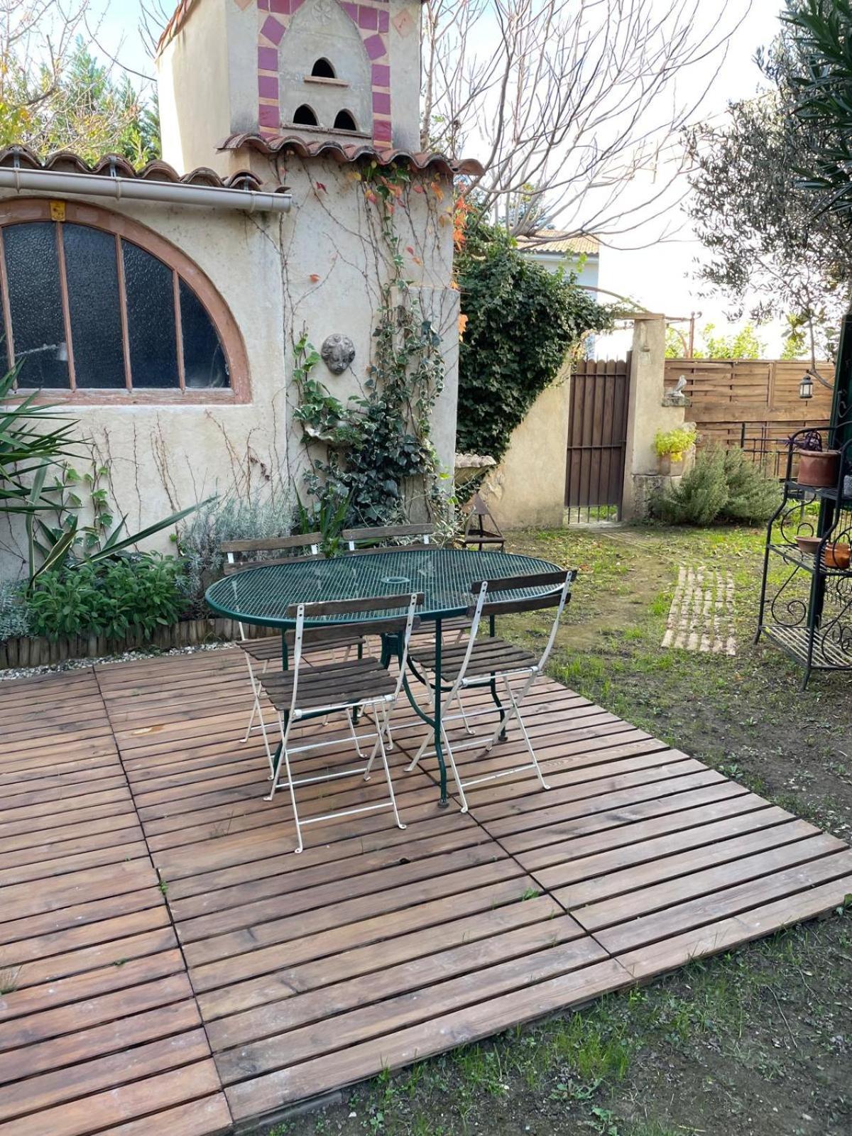 Appartement De Plain-Pied Avec Jardin Avignon Exterior photo